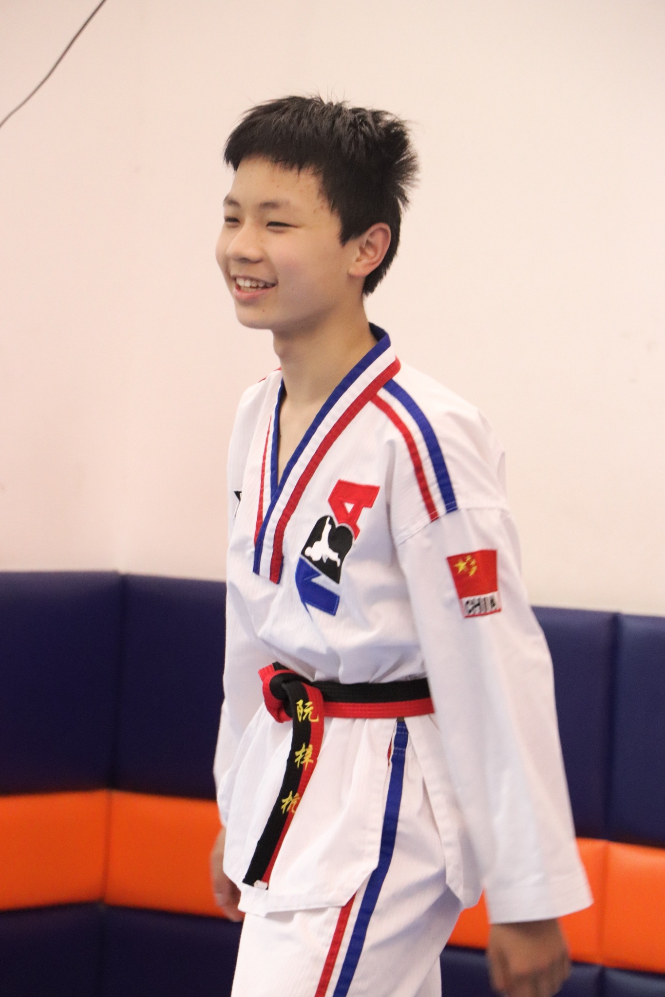 A2FB04F9 D5F6 4C6C 93D7 E0D2D884380B